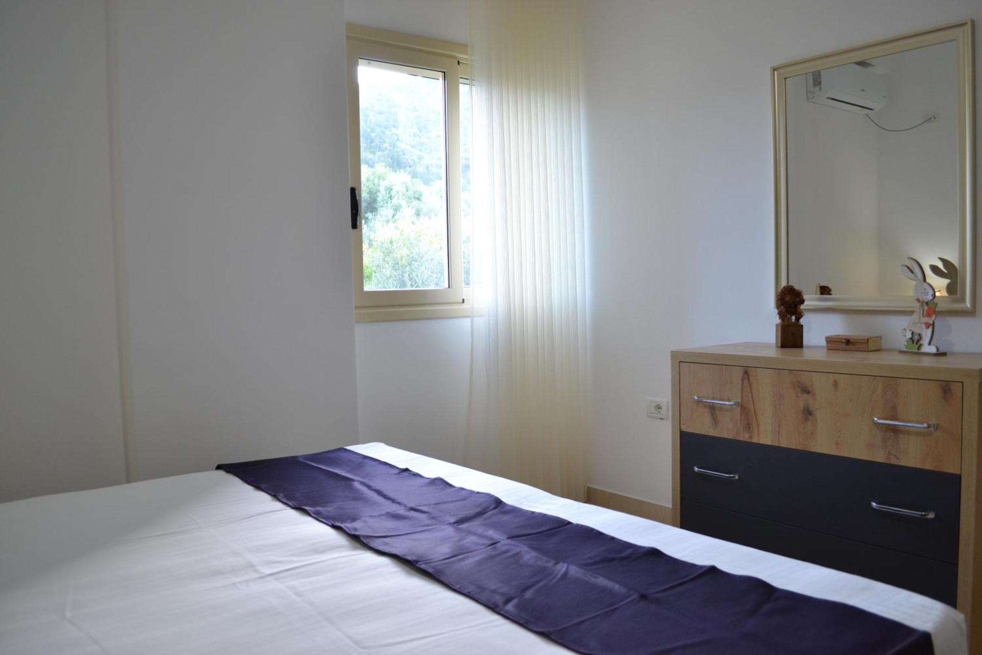 Seaview Gateway 2 Bedrooms & Garage * Vlorë